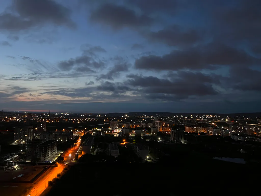 Стильная, просторная студия 50 оттенков серого