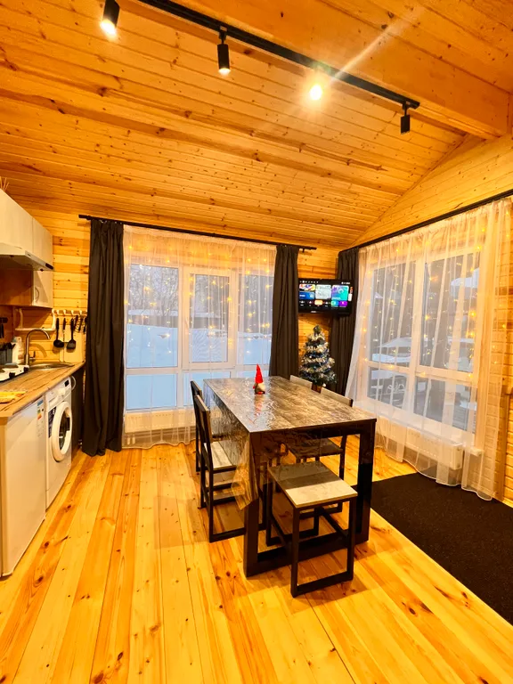 Уютный загородный дом с баней