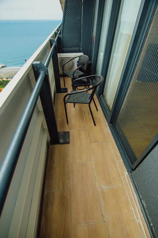 Двухкомнатные апартаменты на первой линии