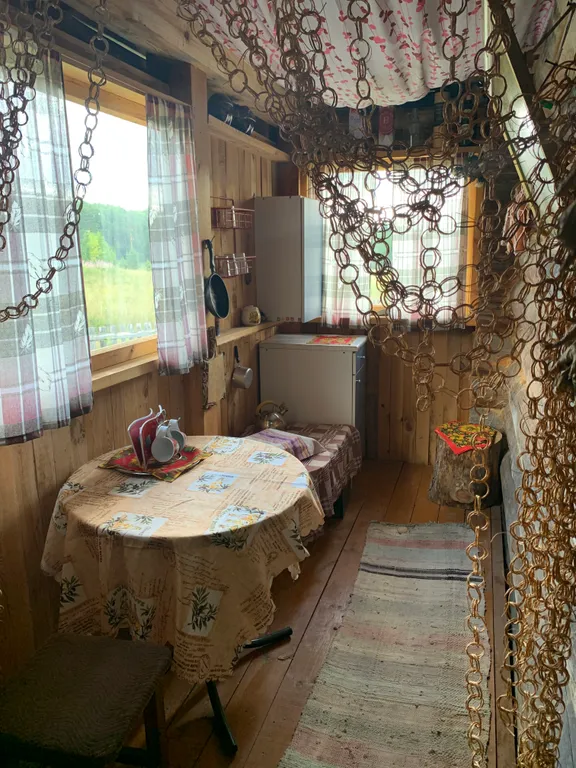 Деревенский домик с печкой и летней кухней