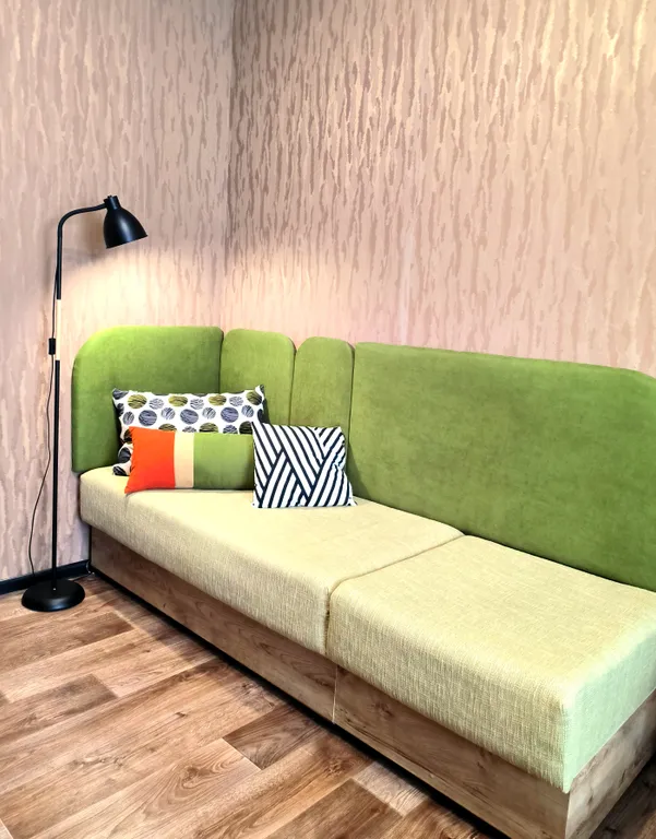 Квартира зелёного цвета.