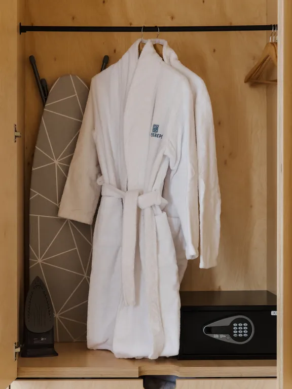 Коттедж «Хибины» с видом на горы и просторной верандой