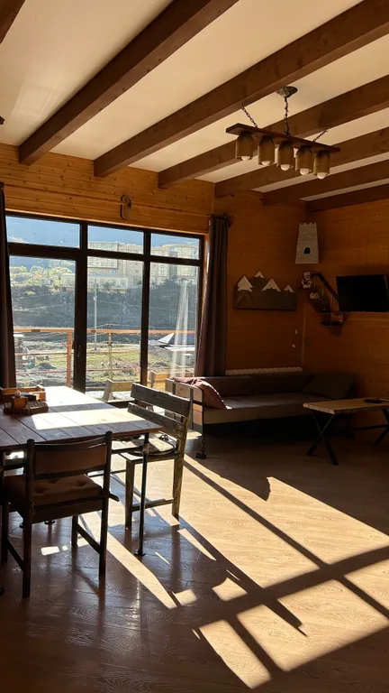 Уютный дом с красивым видом на горы