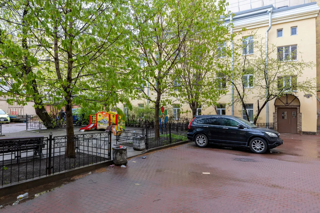 LeoHotels на Кирилловской