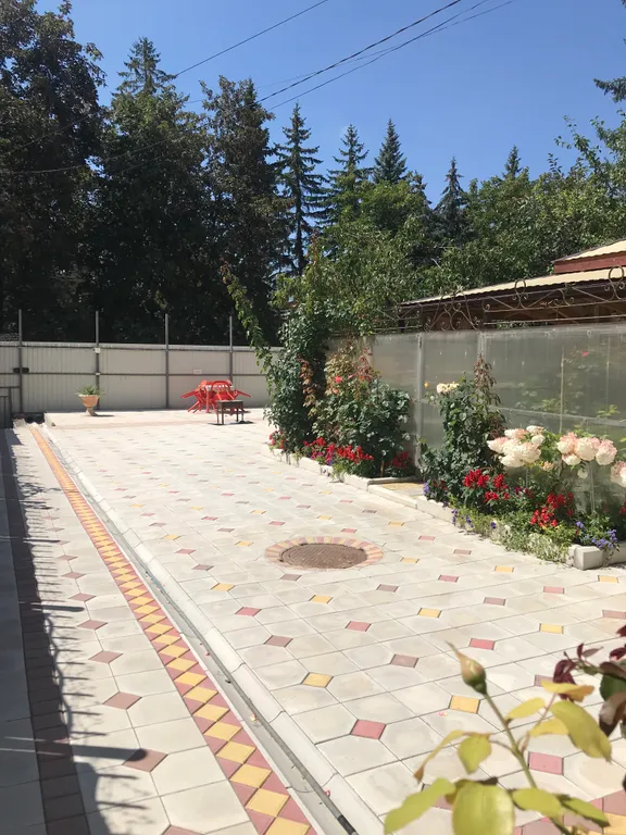 Рядом с парком и минеральной водой