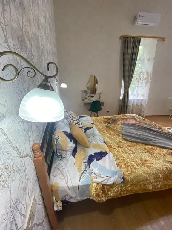 Уникальная квартира с интересным ремонтом и настоящим камином