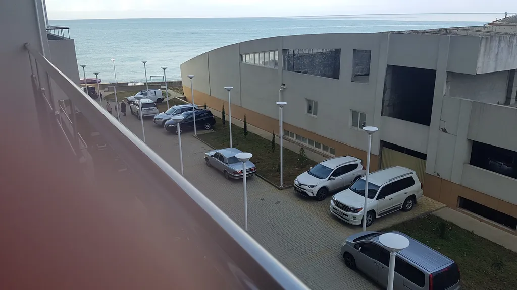 Двухкомнатная квартира на берегу моря