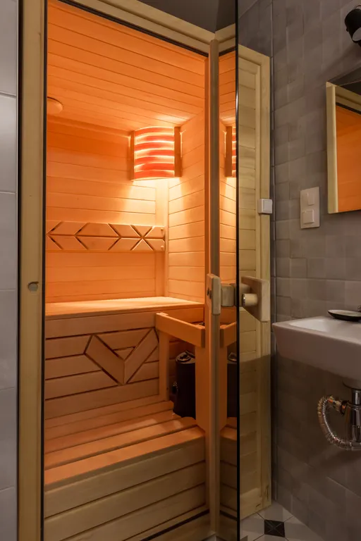 Апартаменты Кварт-Отель студия с сауной и джакузи Шале