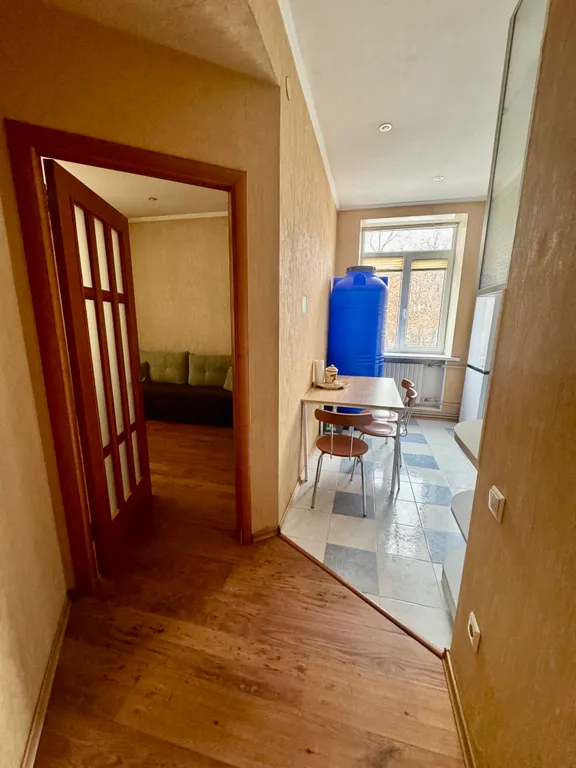 Двухкомнатная с круглосуточной водой