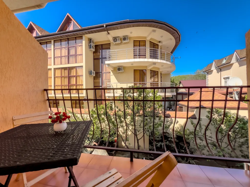 Стандарт 2-х местный с 2 кроватями и балконом