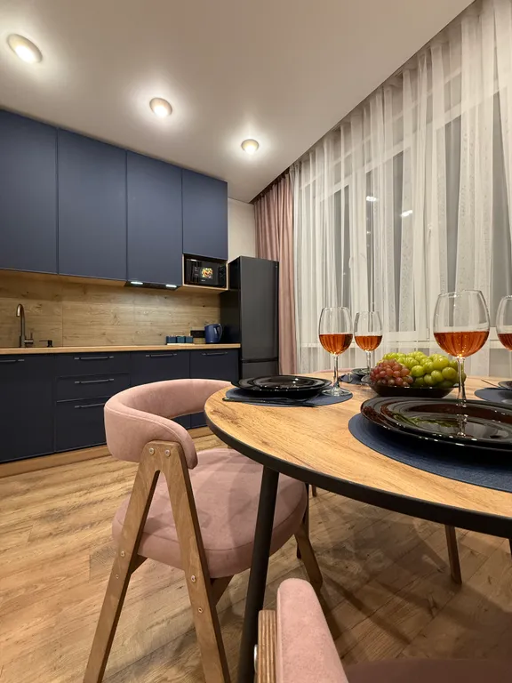 Дизайнерская квартира на берегу реки в ЖК Белые росы в Красноярске