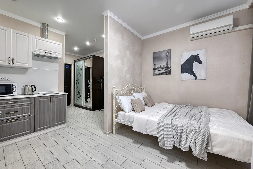 Студия с балконом у Казино и Ред Арены 04