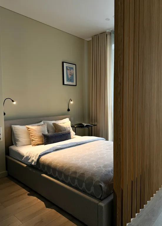 Студия в центре с балконом и стильным дизайном