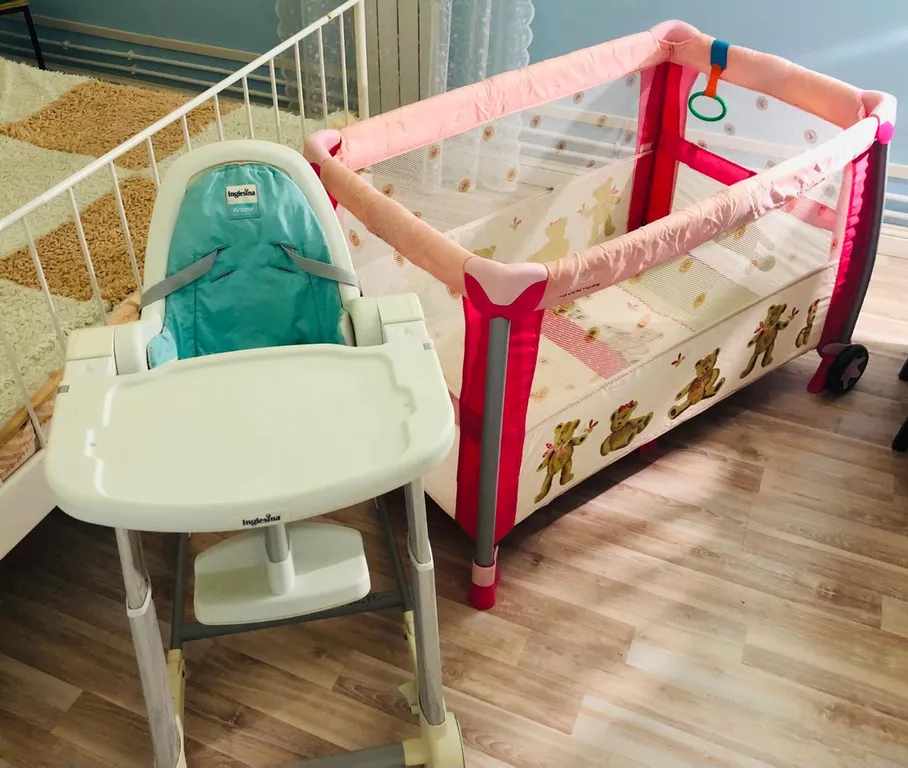 Дом с купелью и сауной, костровой зоной, мангалом и качелями