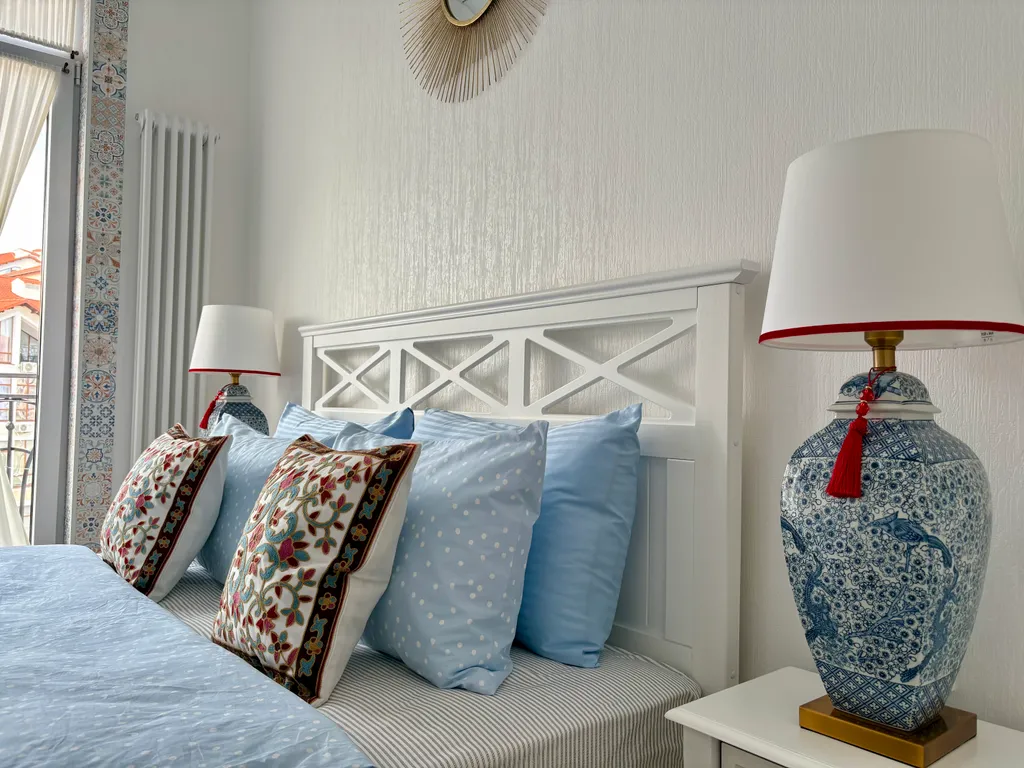 Новая квартира с балконом — аренда посуточно в Геленджик