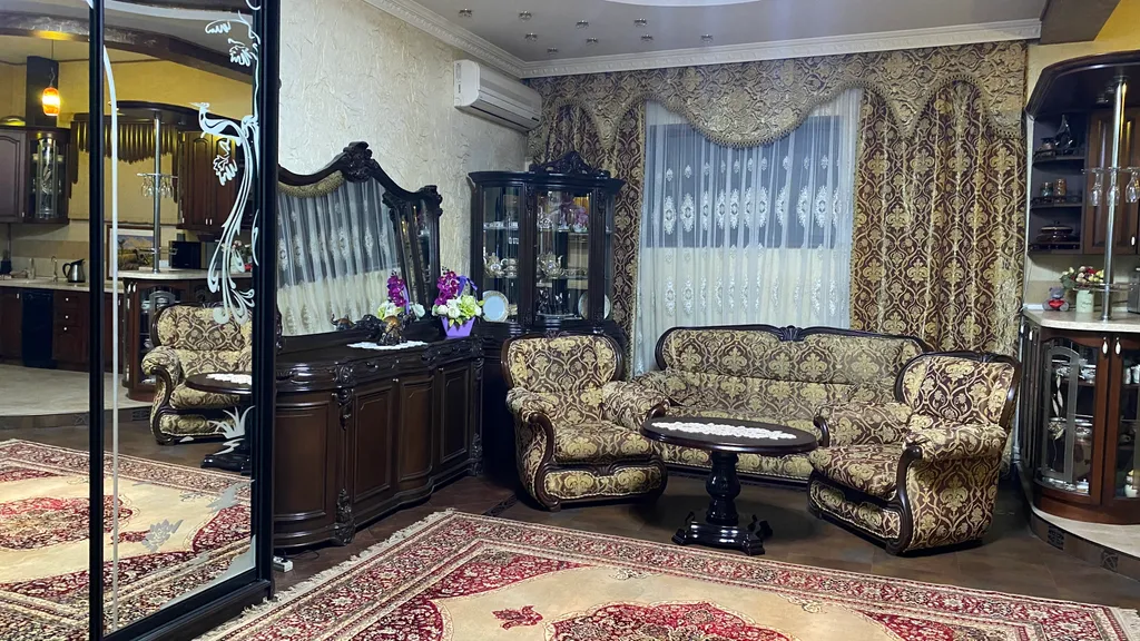 Уютный домик в центре города