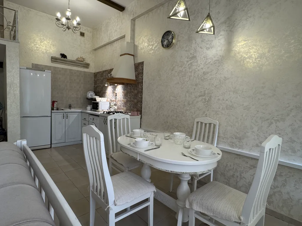 Квартира Уютная белая квартира на берегу Чёрного моря — Адлер