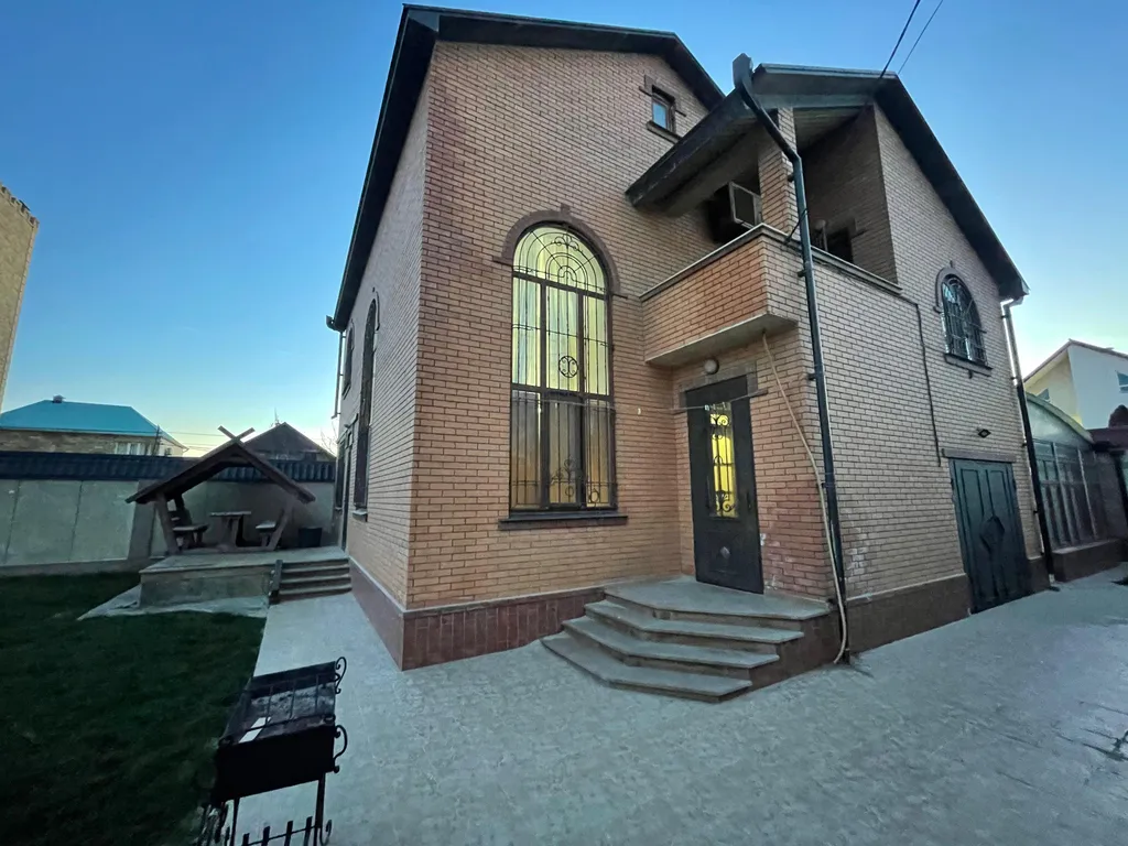 Коттедж Частный дом на берегу моря с бассейном и сауной — аренда посуточно в Махачкала