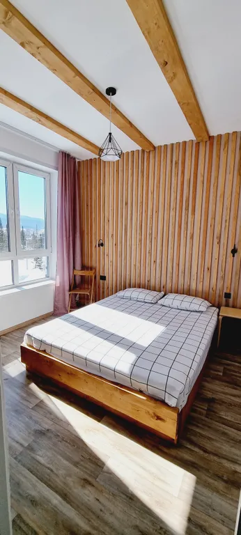 Таунхаус с видом на гору Зелёная