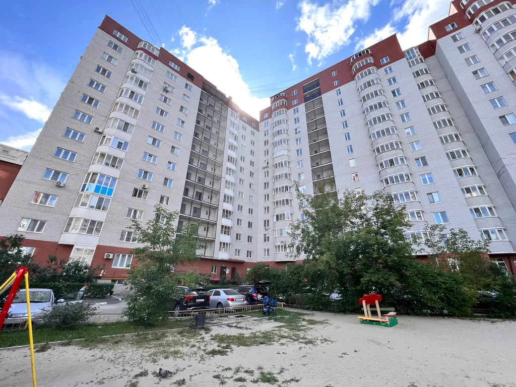 Квартира Квартира Уютная светлая студия в центре, тц вояж, парковка, кафе, аквапарк источник — Тюмень