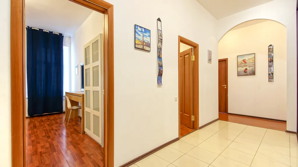 Квартира Квартира 3 спальни, лифт, вид на площадь — Санкт-Петербург