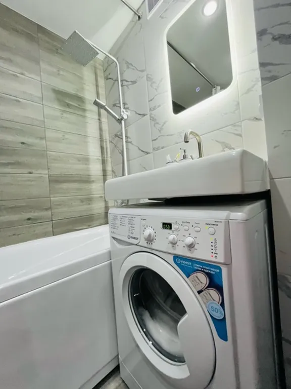 Новая квартира-студия около ТРК Алмаз