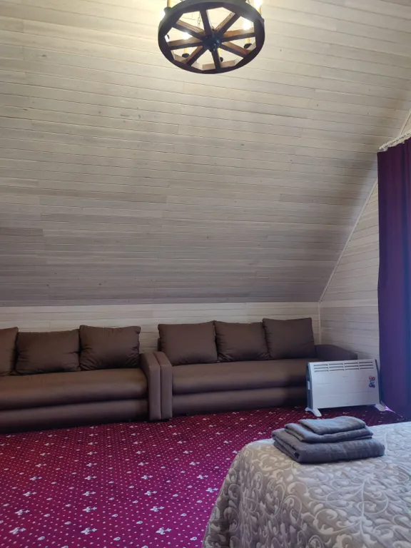 Домик у озера