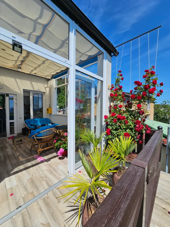 Квартира с террасой, видом на море, в 3 минутах от пляжа