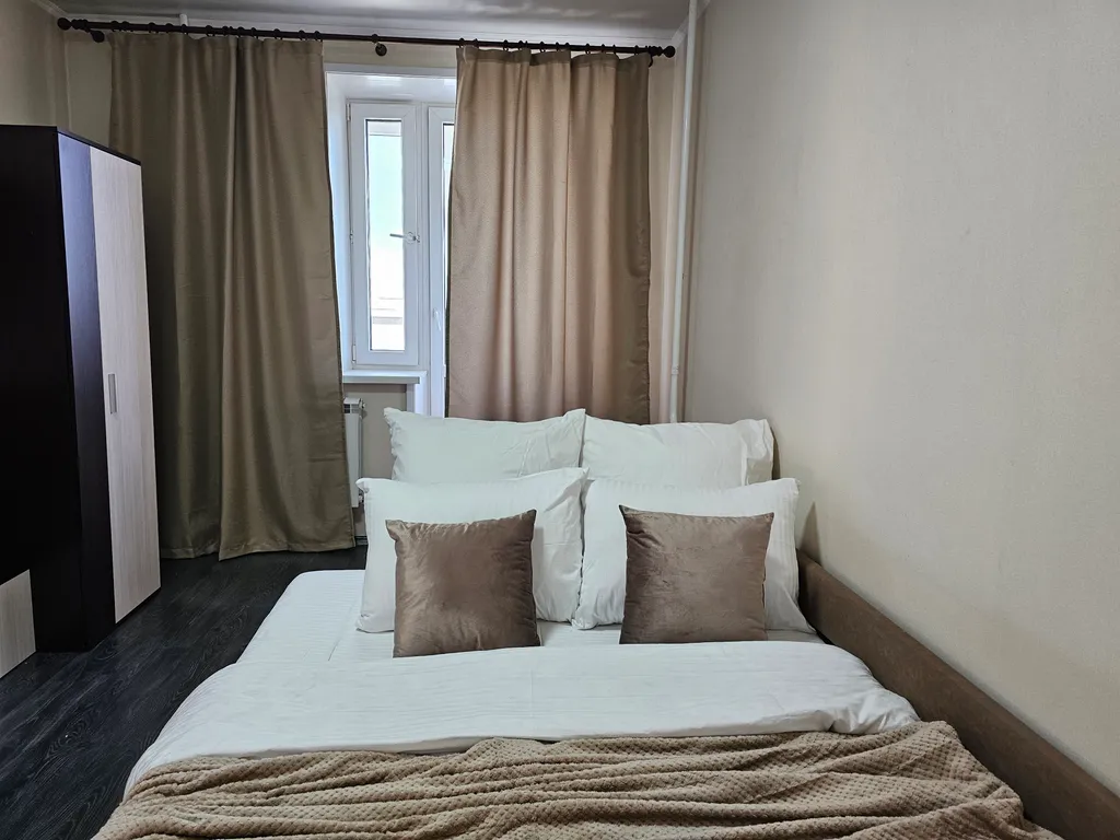 Квартира Апартаменты Аврора ул. Розы Люксембург 33, в новом доме с парковкой — аренда посуточно в Орёл