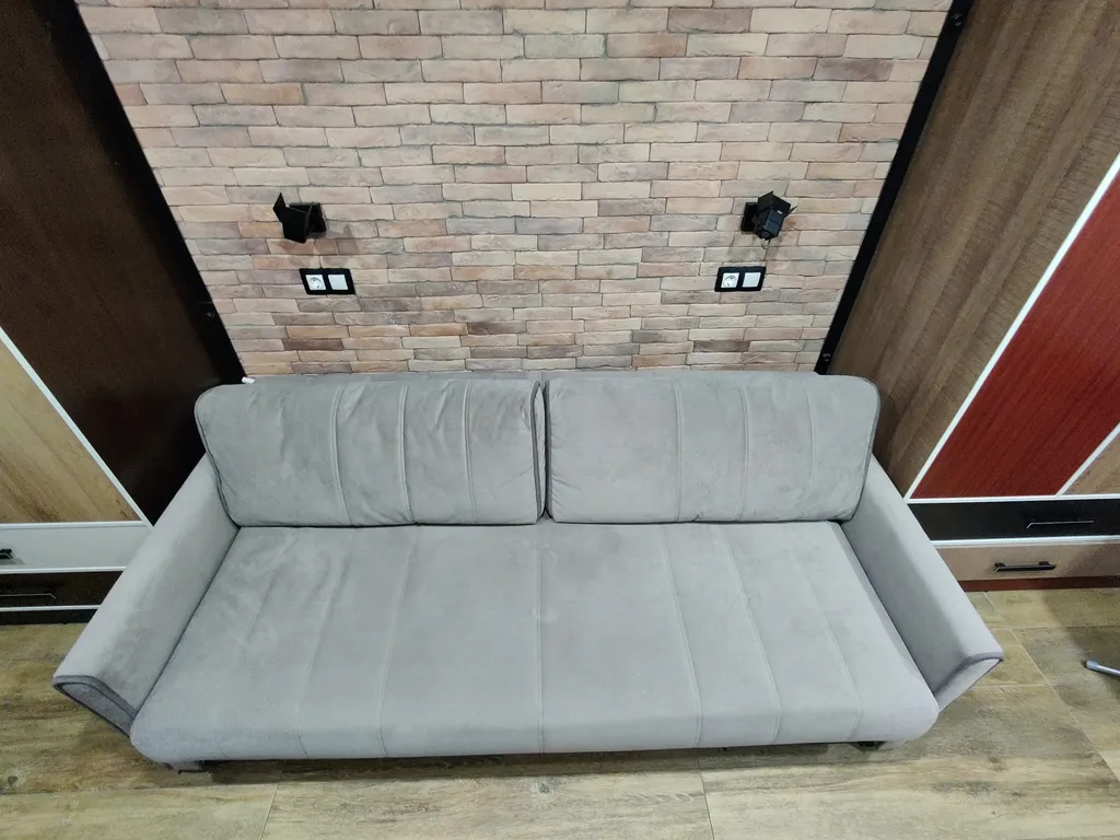 Просторный двухуровневый апартамент в стиле лофт в комплексе Меридиан