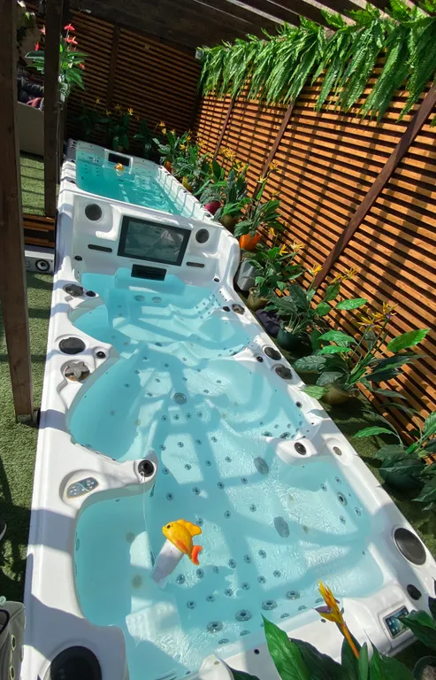 Дом Шилтон Виладж с бассейном, баней и джакузи