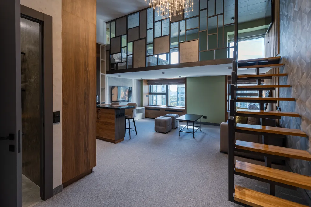 Большой двухуровневый дизайнерский лофт с панорамными видами на Москву