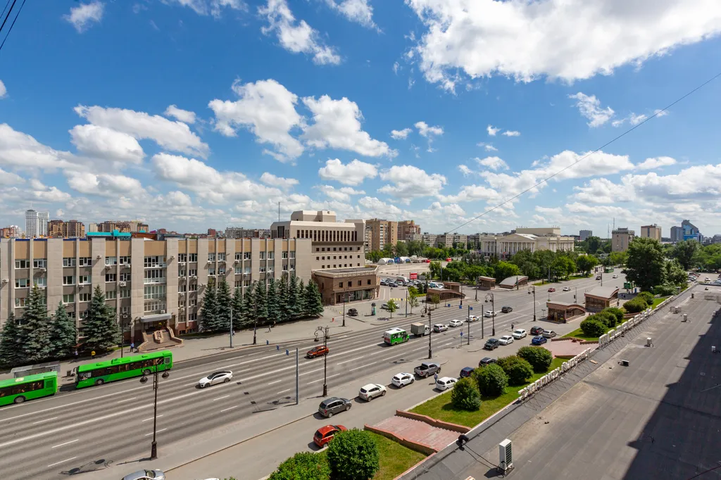 Квартира Трёхкомнатная квартира с в самом центре — Тюмень