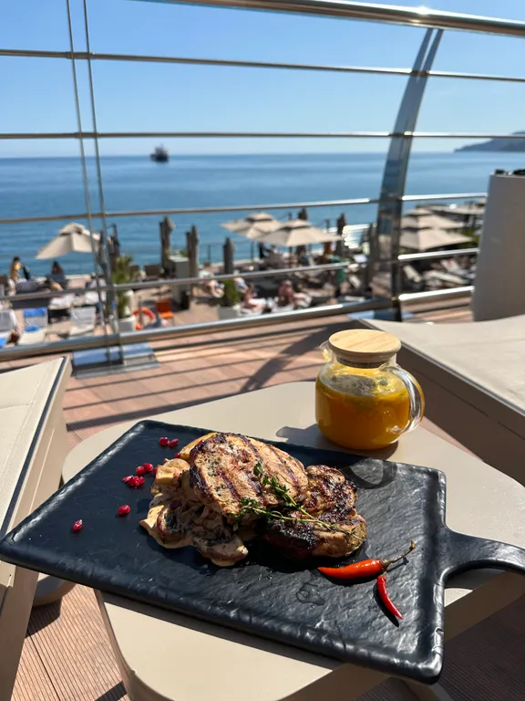 Апартамент с видом на море