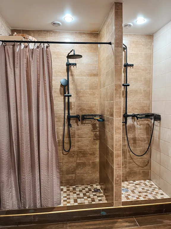 Охотничий домик у пруда