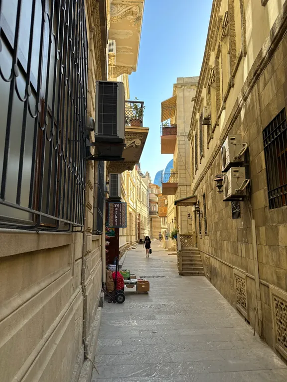 Апартамент в центральной исторической части Баку