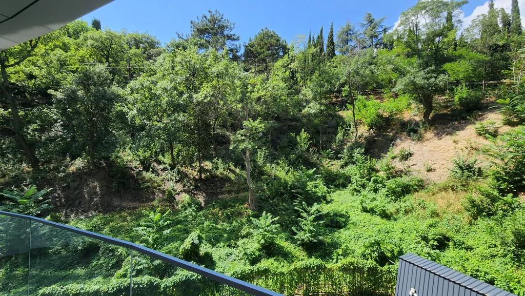 Уютная двухкомнатная квартира с прекрасным ремонтом и большим балконом