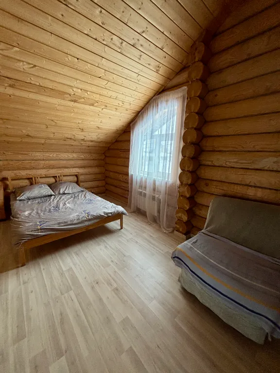 Уютный двухэтажный загородный дом с видом на Свиягу