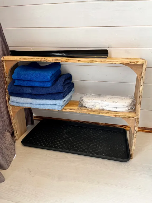 Афрейм на опушке леса с бассейном