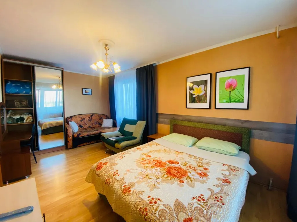 2-х комнатная квартира в Октябрьском районе, с балконом