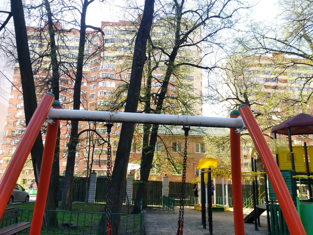 Квартира с массажным креслом и аквариумом