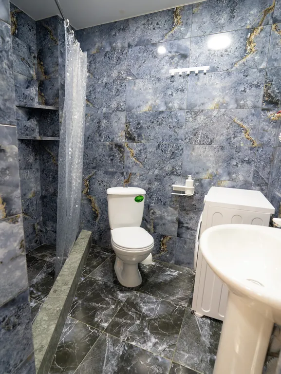 Уютная комната с балконом