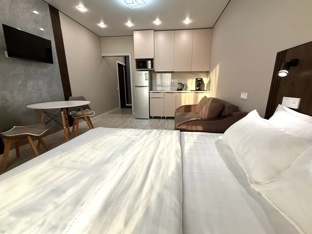 Новая квартира-студия в жк Раимбек — аренда посуточно в Алматы