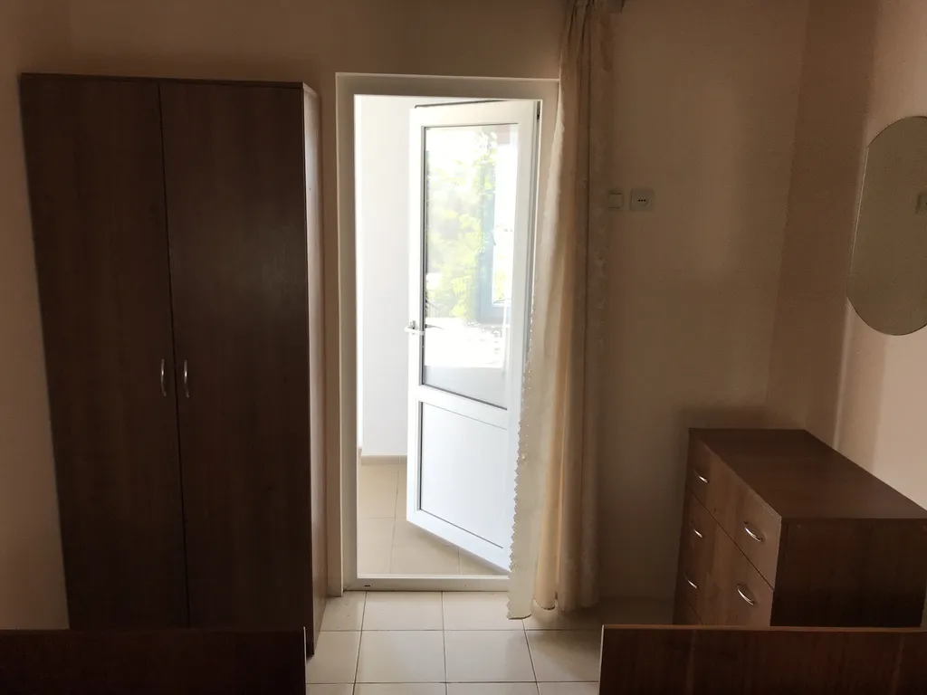 Квартира Квартира 3-х комнатный номер стандарт до 6-ти человек — Любимовка