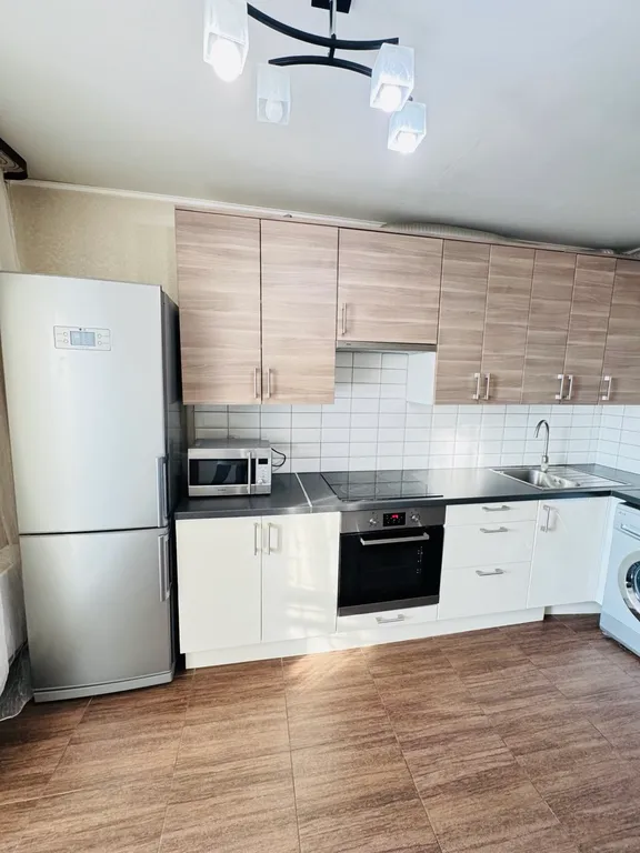 Квартира у метро на Щорса