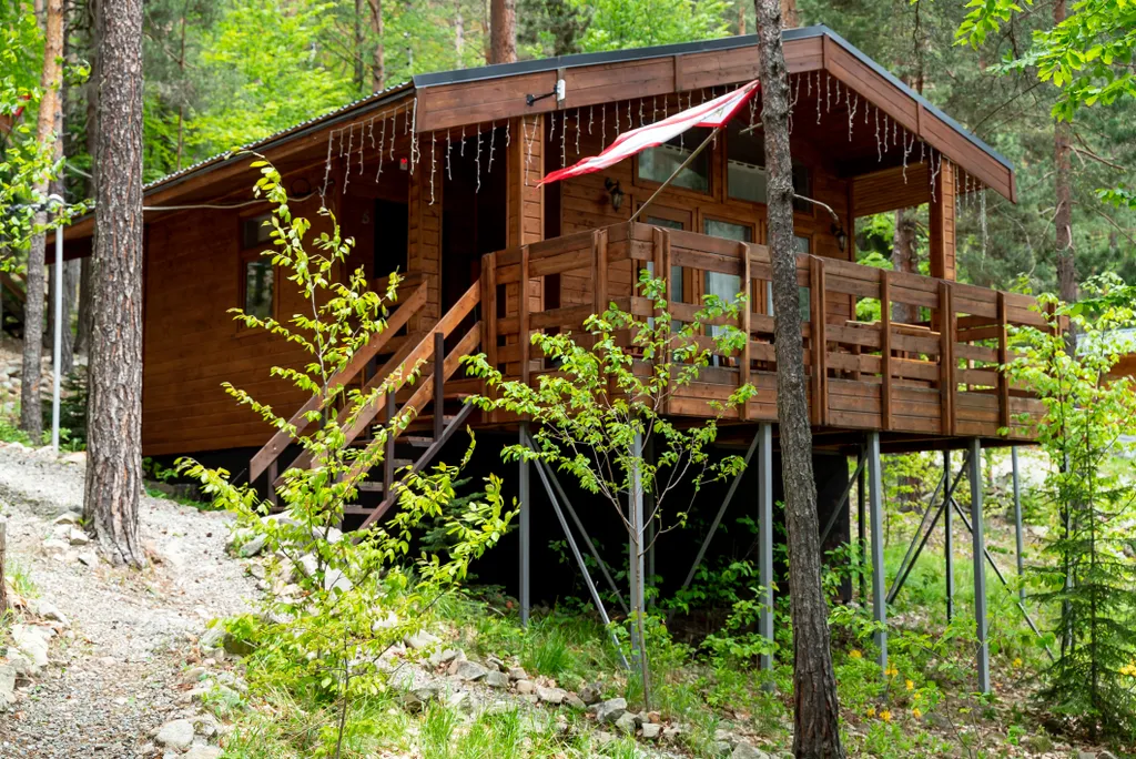 Коттедж Шале в лесу с видом на горы (до 6-ти человек) — аренда посуточно в Архыз