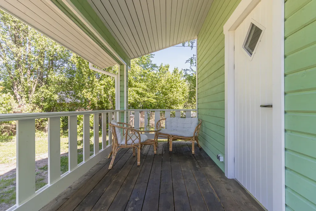 Коттедж Дом с бассейном в Карелии — Деревянное