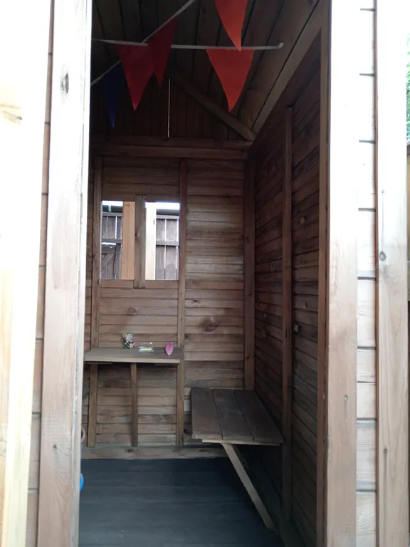 Гостевой домик вдали от берега и шума с кухней, туалетом, душем в доме