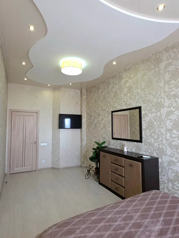 Современная в новом ЖК с водой