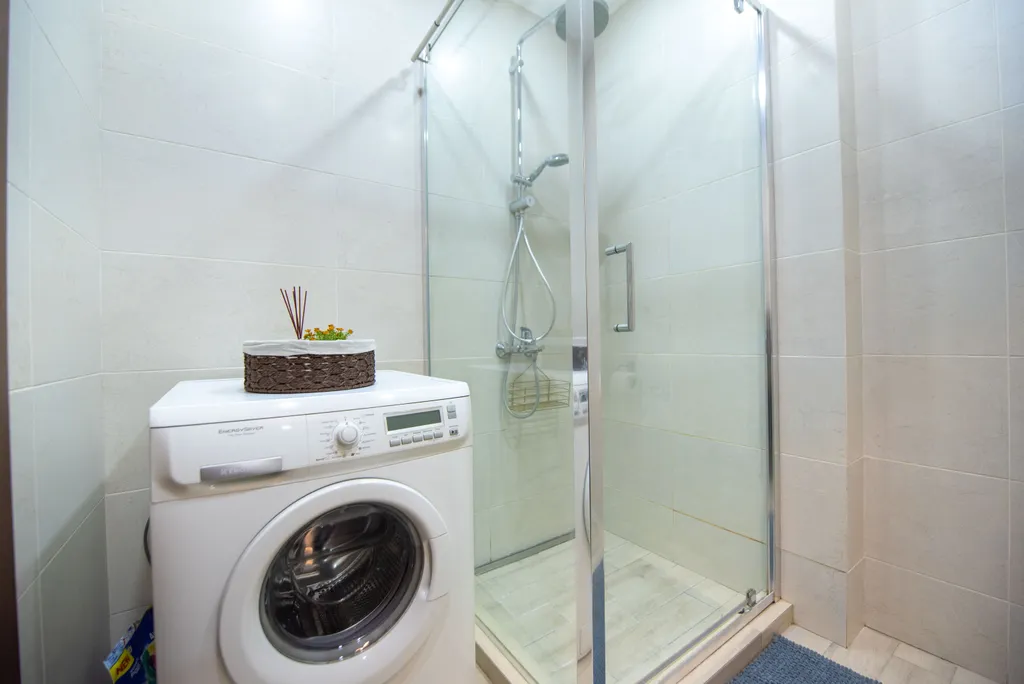 Светлая квартира с видом на город и Мтацминду